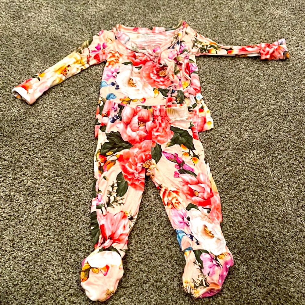 Floral Posh Peanut